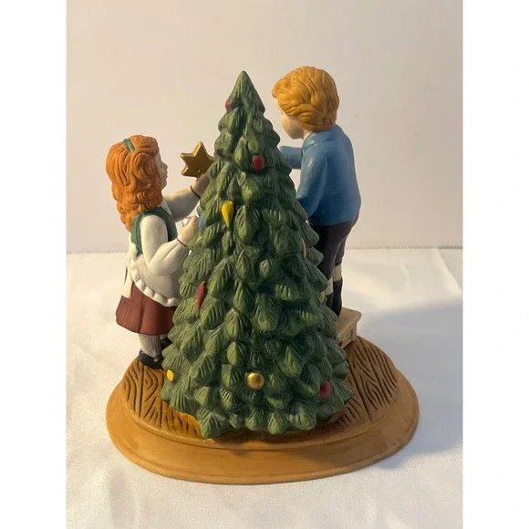 Avon‎ Christmas Memories 1982 Second Edition Figurine Decorating Tree - Picture 3 of 8